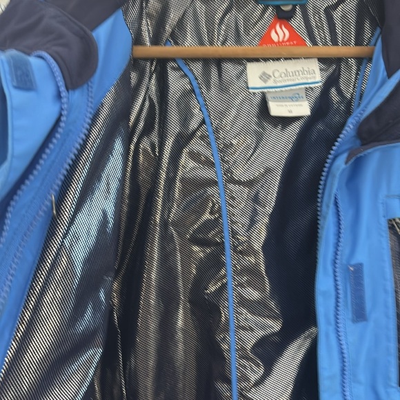 Columbia Blue and Black jacket with Omni- Heat tech - women’s size M - Picture 12 of 14